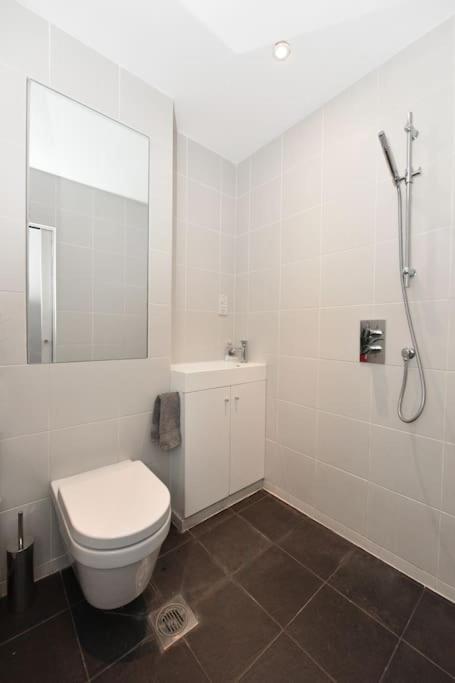 Pooters London, Elegant Townhouse, Very