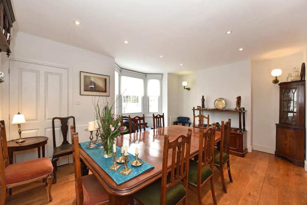 Pooters London, Elegant Townhouse, Very Holiday home London