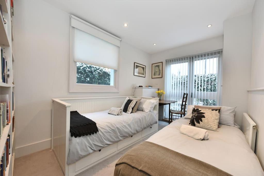 Pooters London, Elegant Townhouse, Very