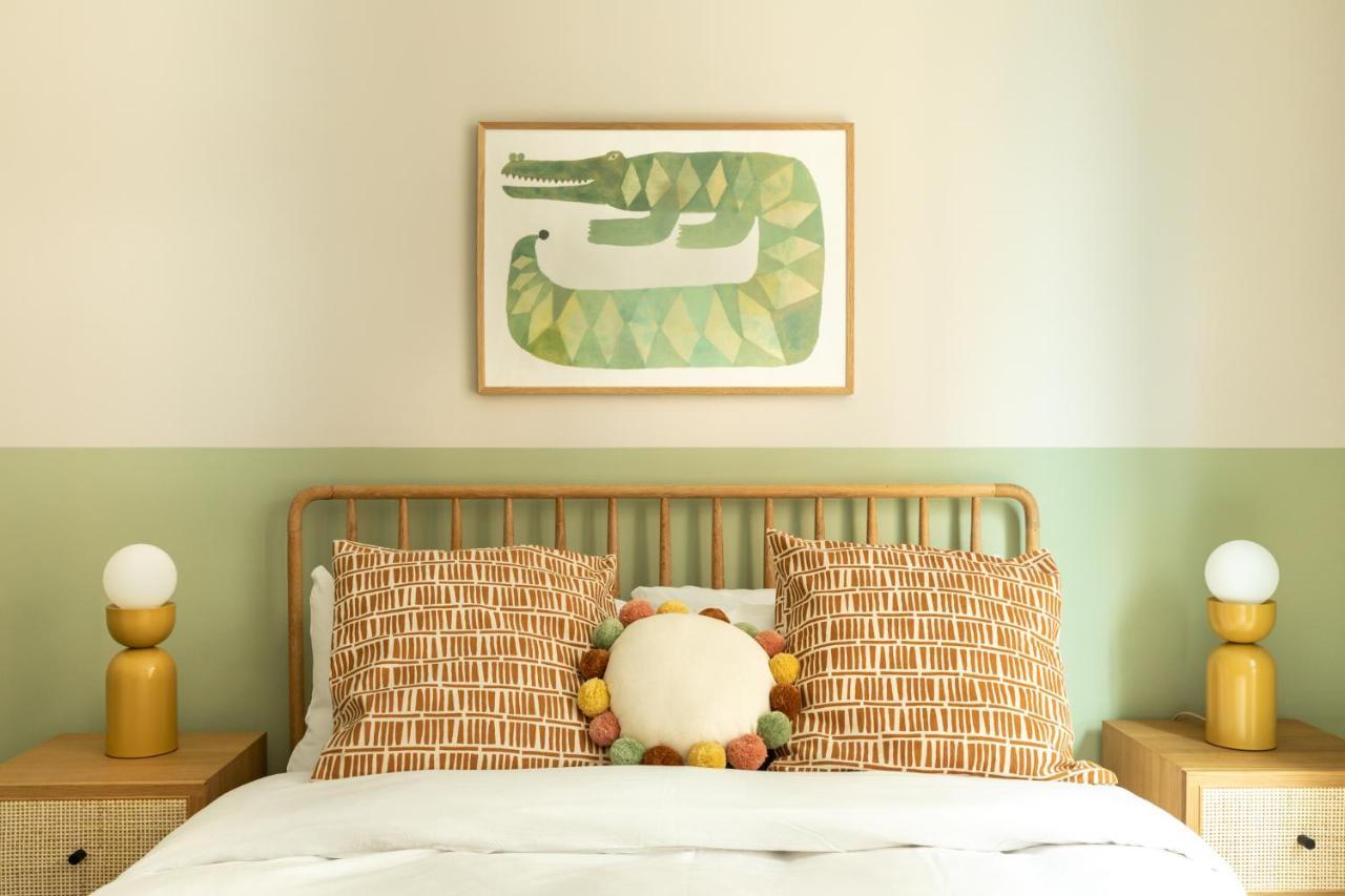 Appartement The Aurora's Nest - Lovely 3bdr With Balcony And Study Londen