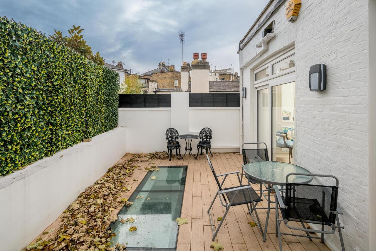Elegant House With Rooftop Terrace London