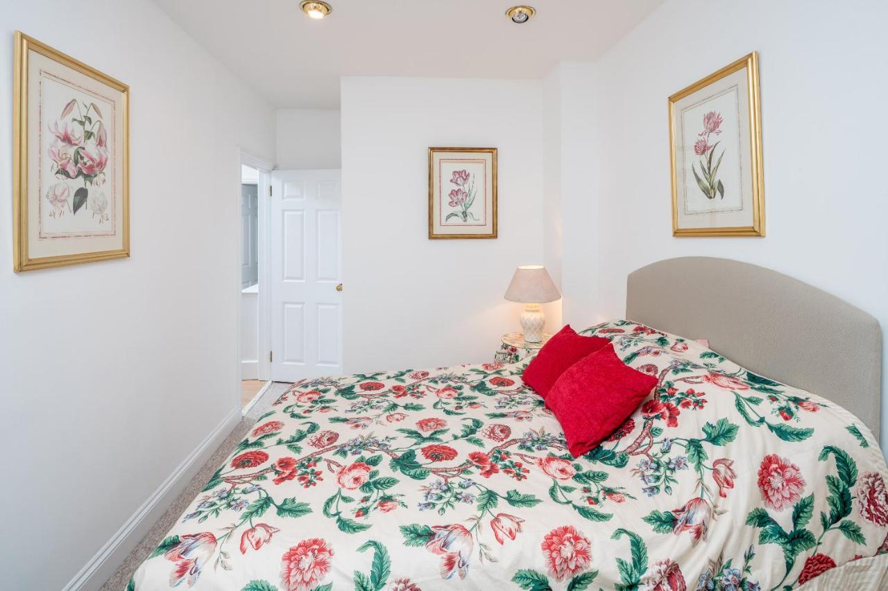 Elegant House With Rooftop Terrace Apartment London