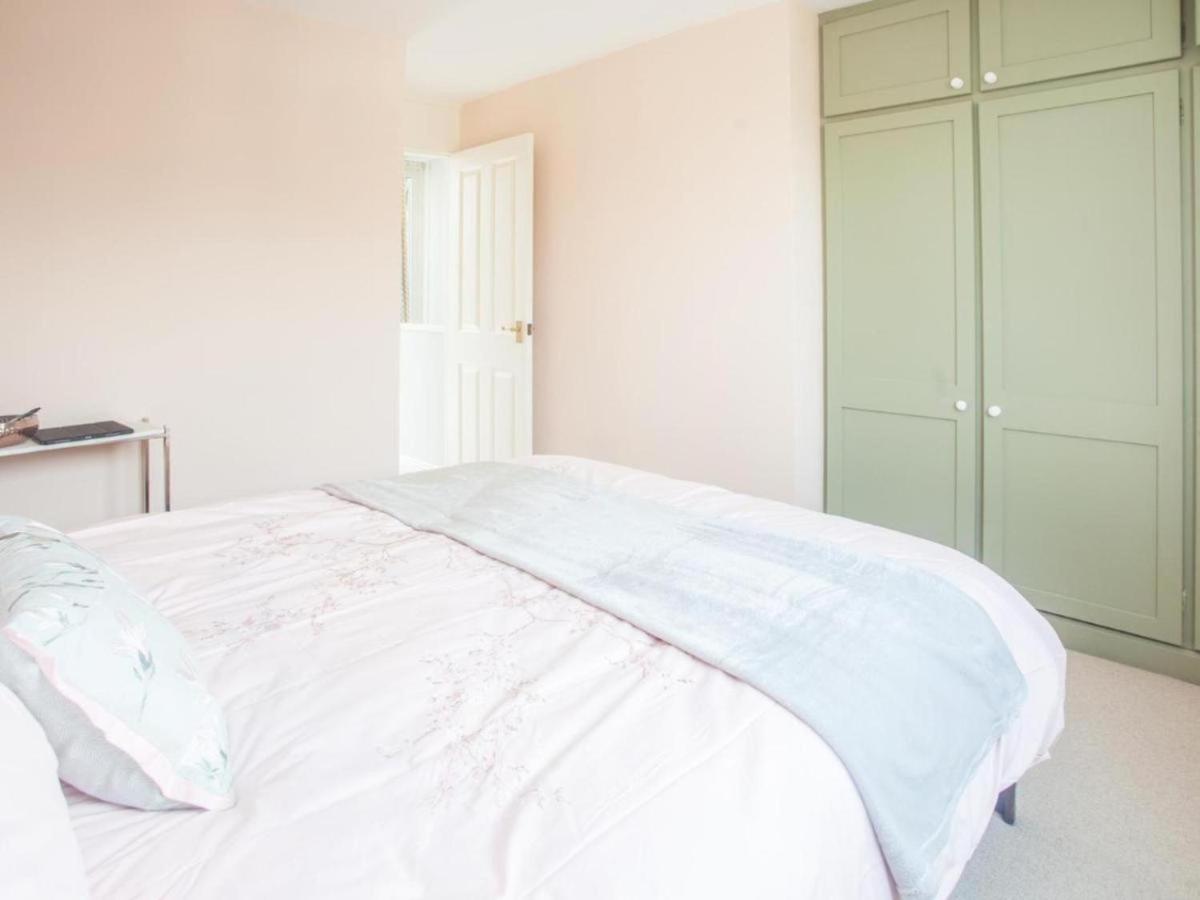 Sunny And Bright 1 Bed In London