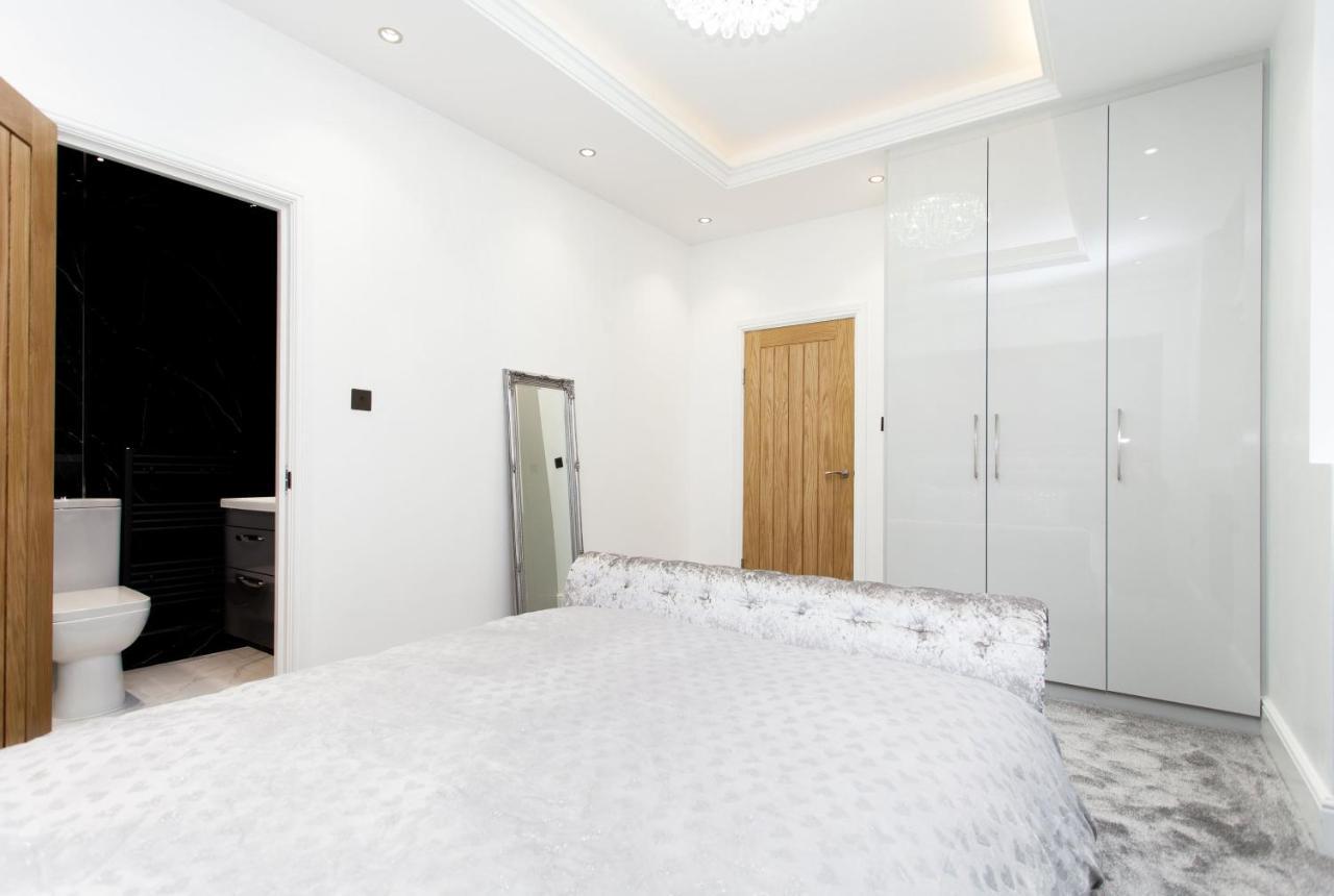 Luxury Escapes @ Victoria London