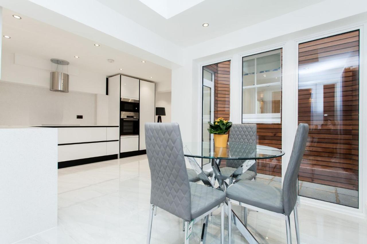 Luxury Escapes @ Victoria Apartment London