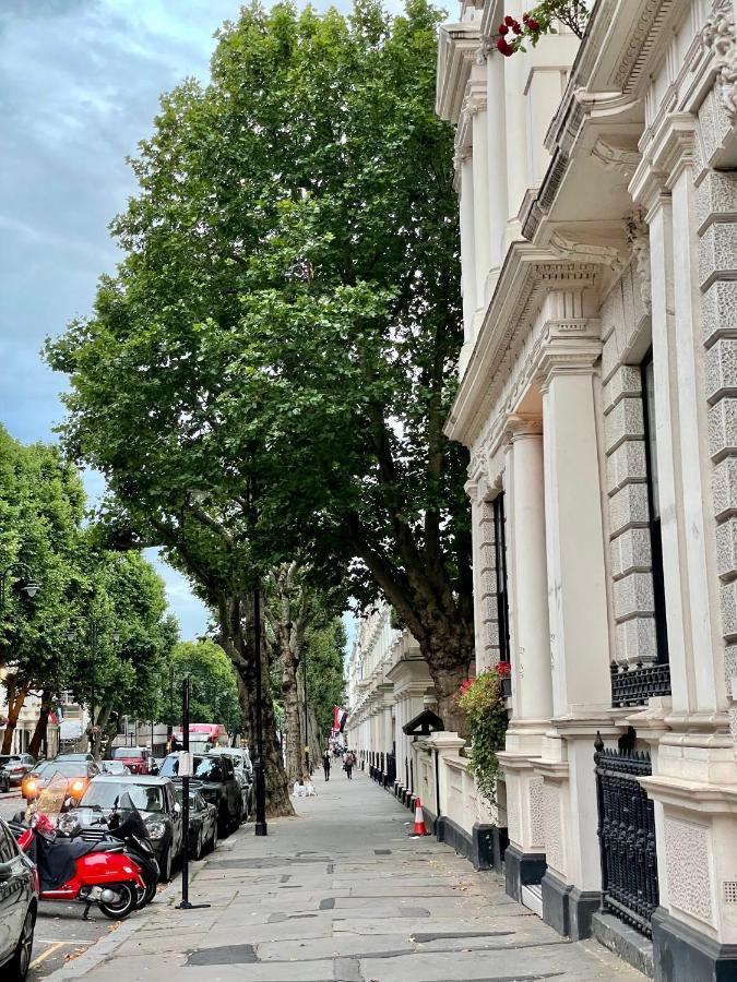 Super In Kensington Next To Hyde Park London