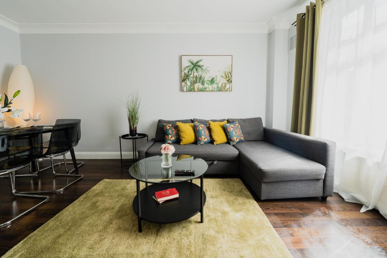 Baker Street Apartment
