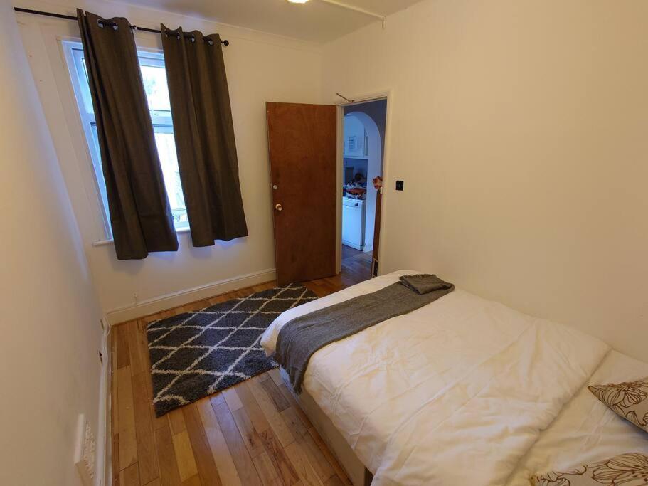 Ferienhaus Edwardian 4 Bedrooms With 4 Bathrooms Townhouse, Next To Underground, Accommodates 10 People *