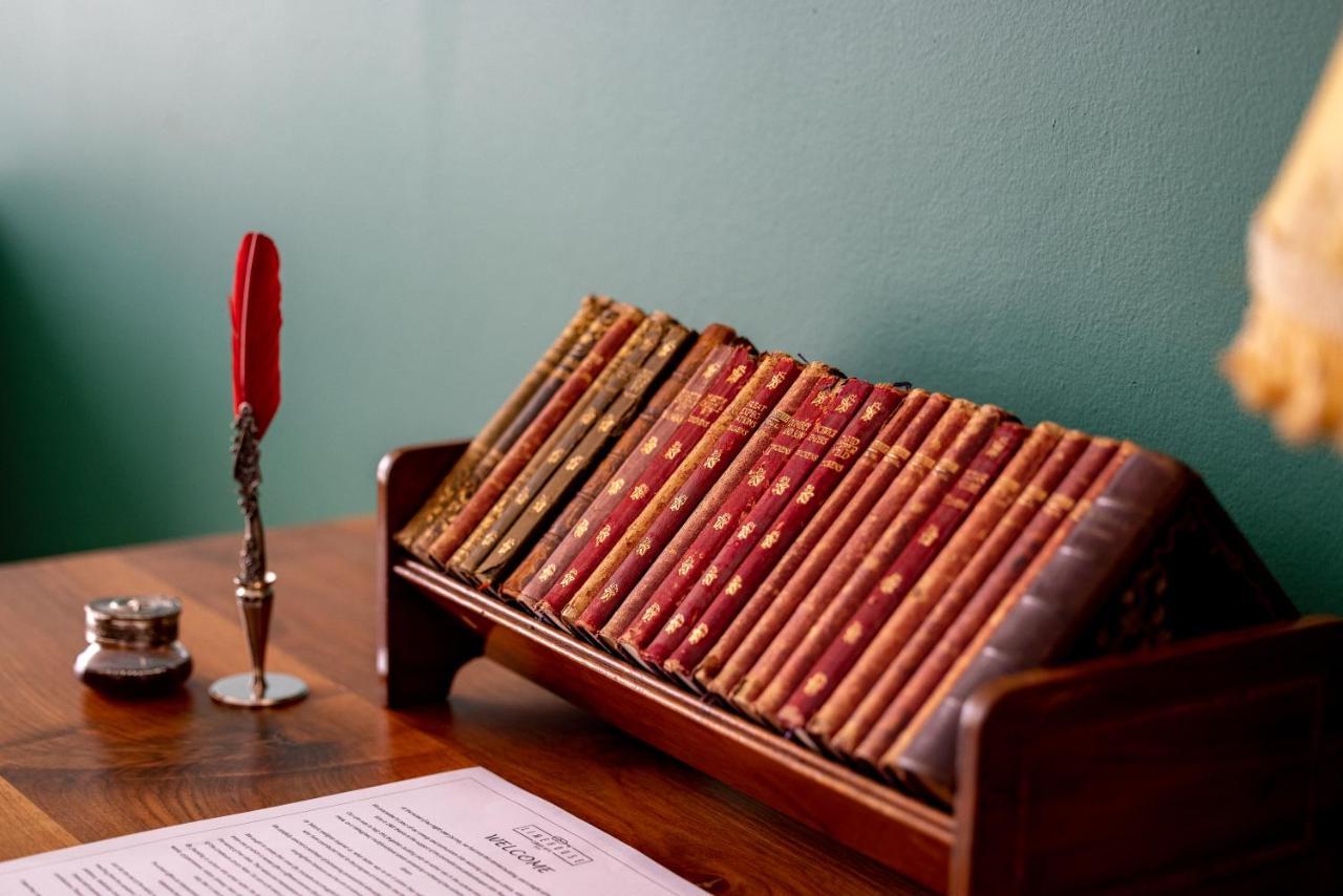 Hotel Limehouse Library 4*