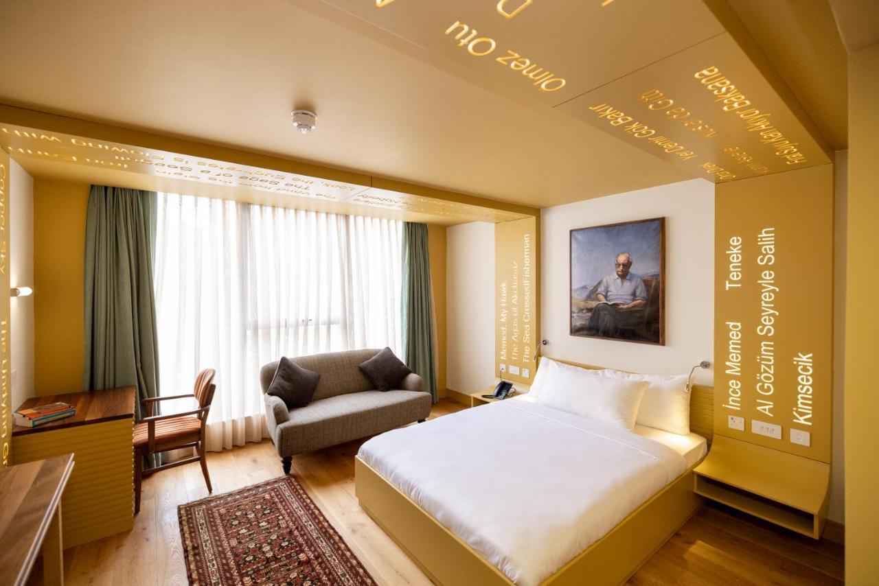 Hotel Limehouse Library