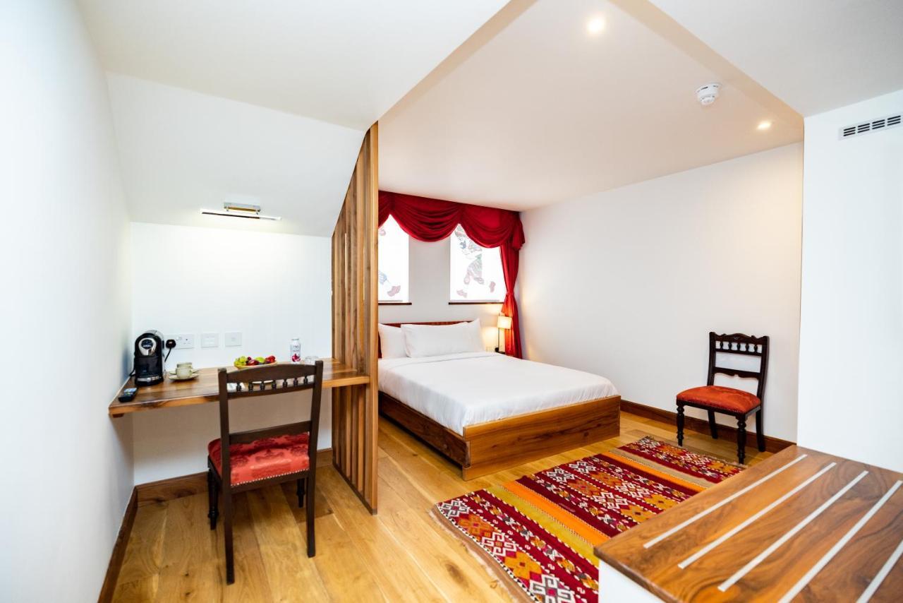Hotel Limehouse Library 4*