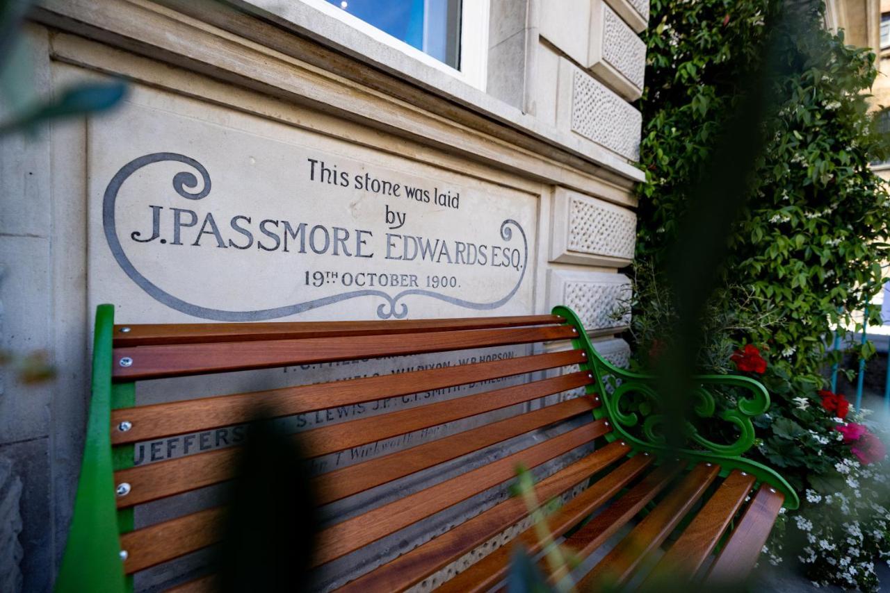 Limehouse Library 4*