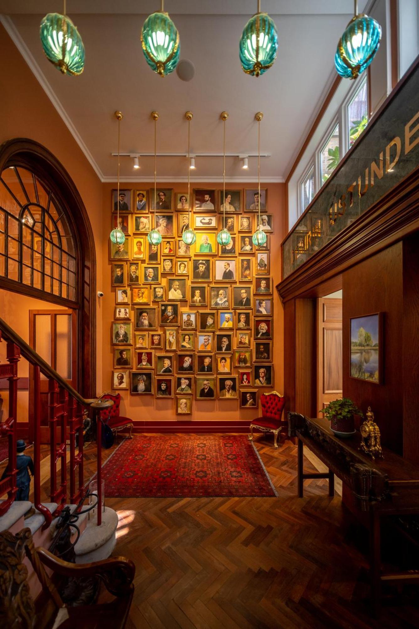 Limehouse Library 4*