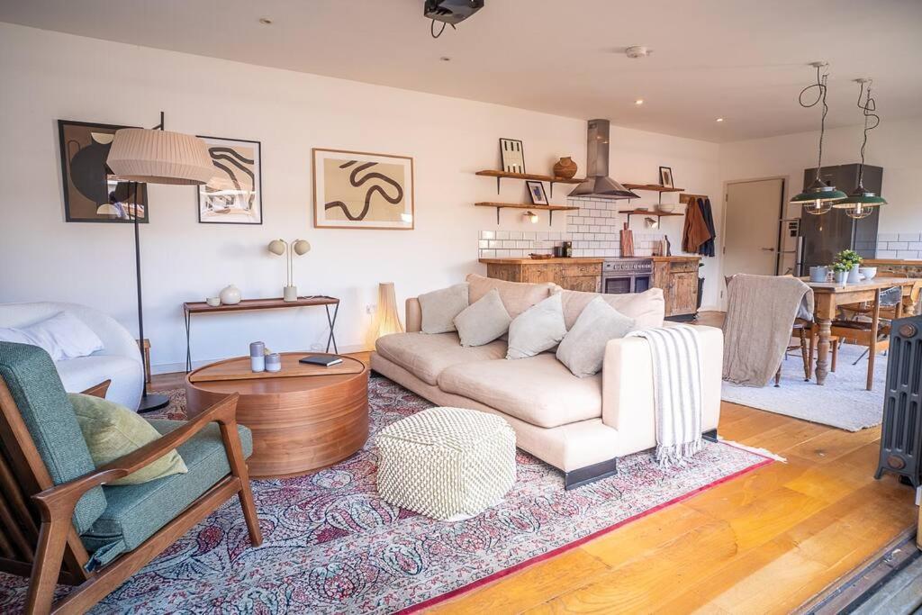 Penthouse At The Old Tea Factory Apartment