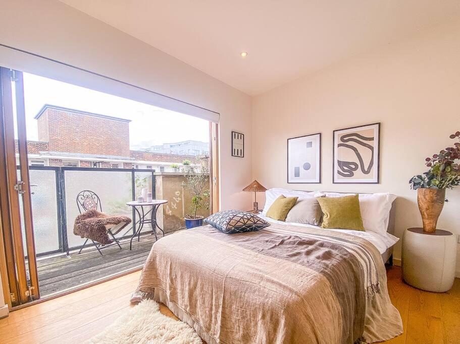 Penthouse At The Old Tea Factory Apartment London
