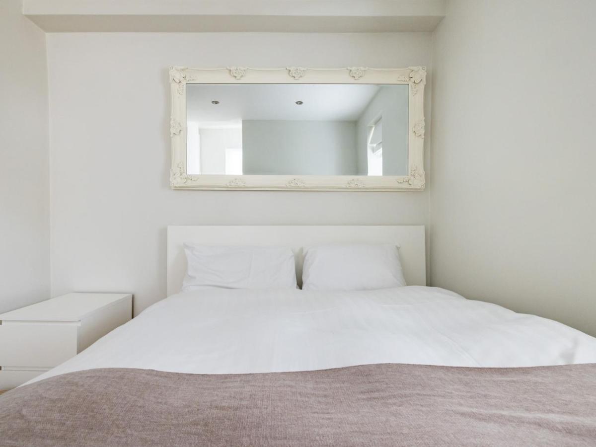 Apartment Pass The Keys Chic 1 Bedroom Flat Steps Of King's Road Chelsea *