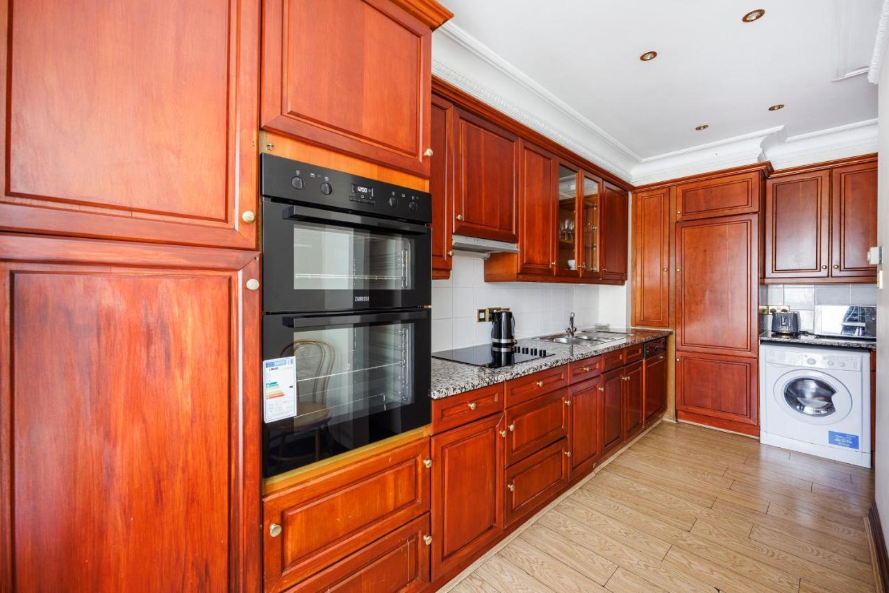 Carlton Court - Mayfair 5* Londen