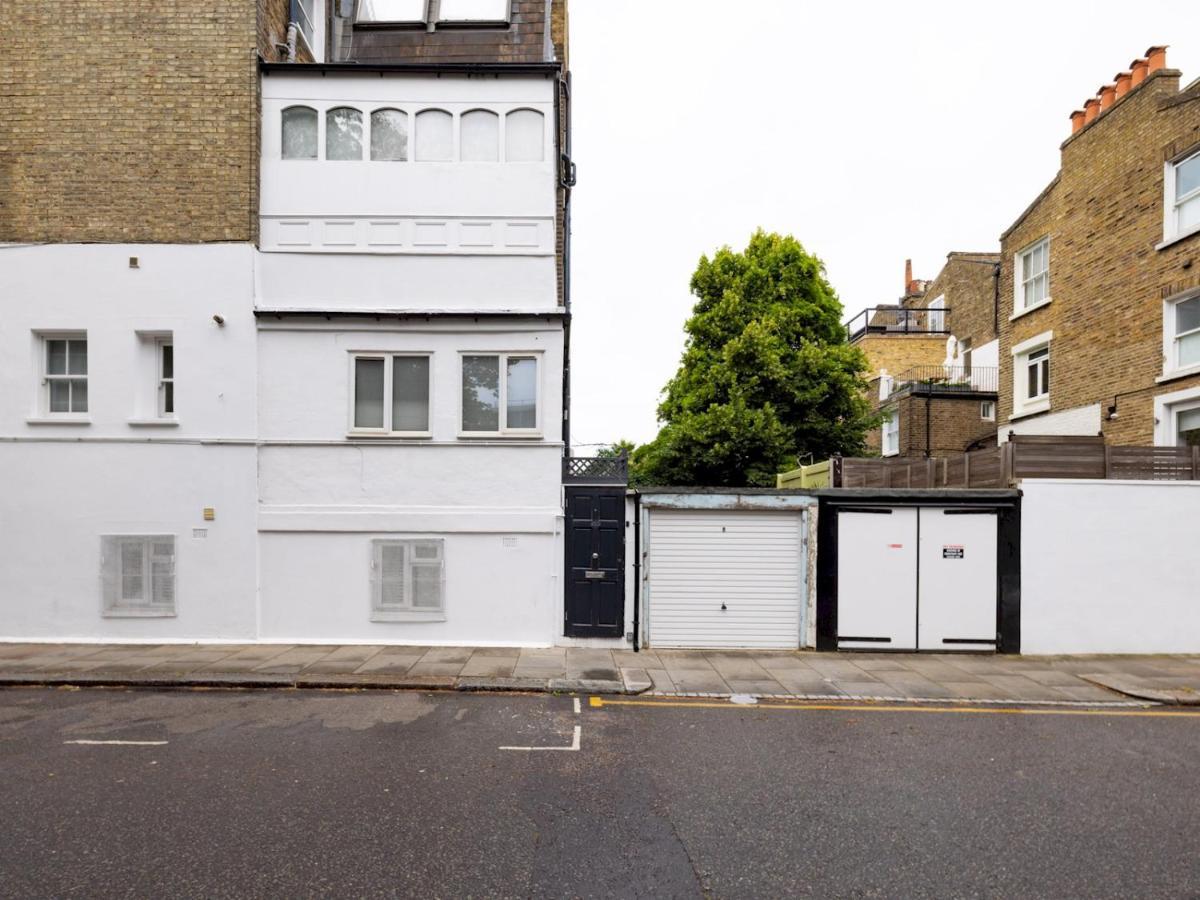 Pass The Keys Chic 1 Bedroom Flat Steps Of King's Road Chelsea Apartment *