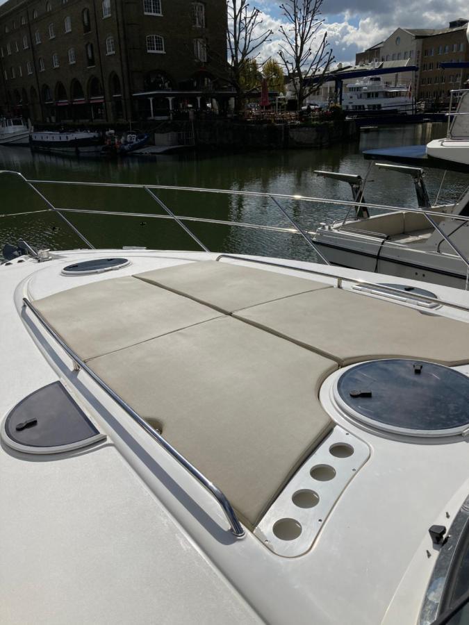 Entire Boat At St Katherine Docks 2 Available Select Using Options Botel *