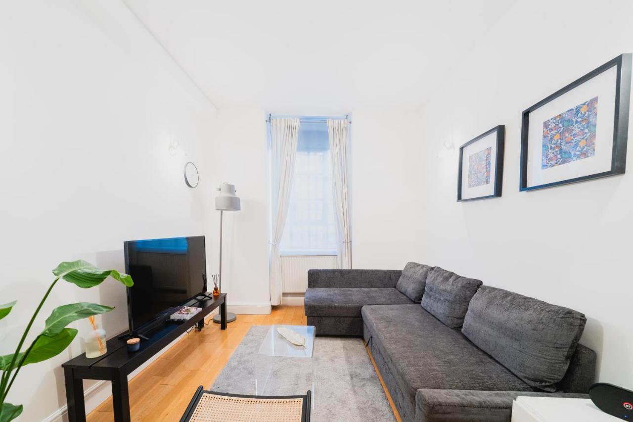 Covent Garden 2-bedroom Apartment London