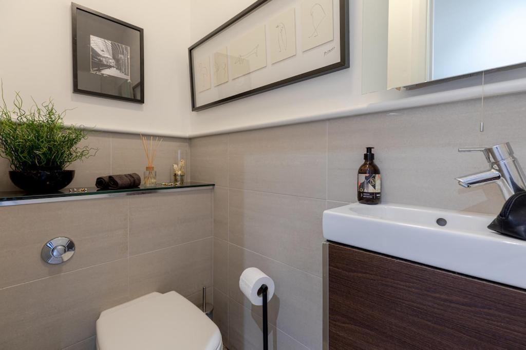 Tower Bridge Luxxe Nomads Lavish Choice For Large Groups - Free Parking