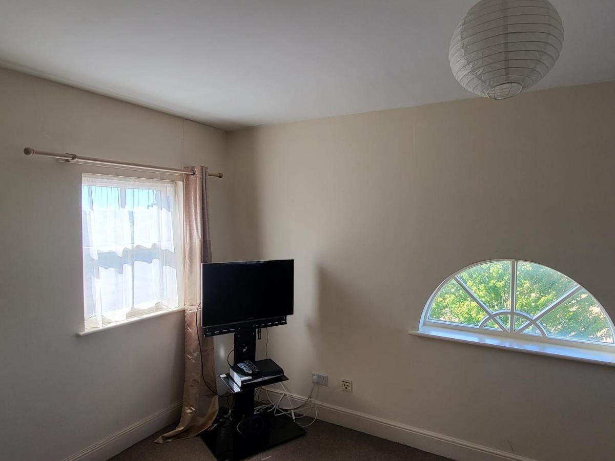 Appartement Spacious Neat Penthouse With Great View In *