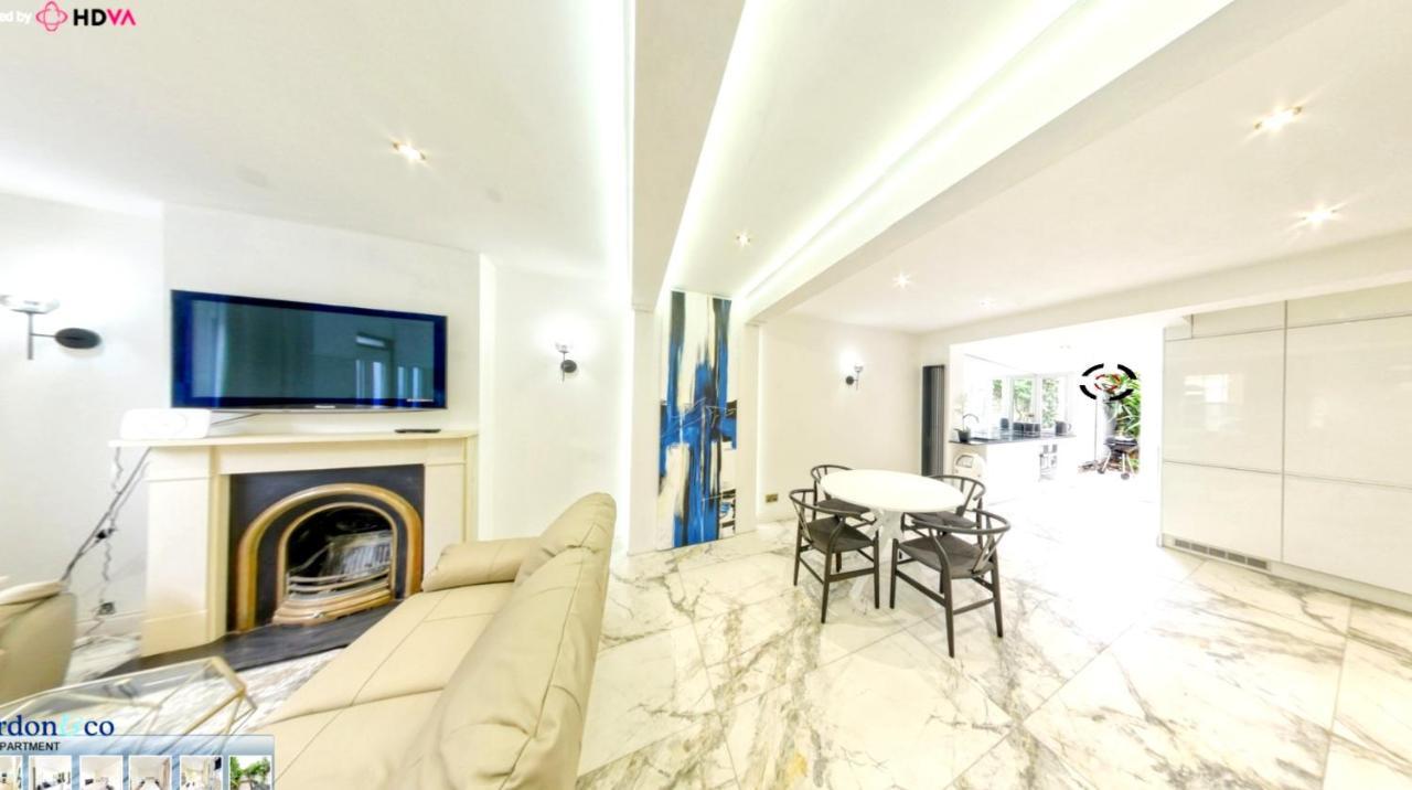 Charming 2-bed House In Holiday home London