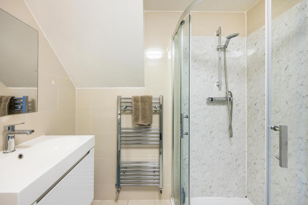 Verv Islington Guest house
