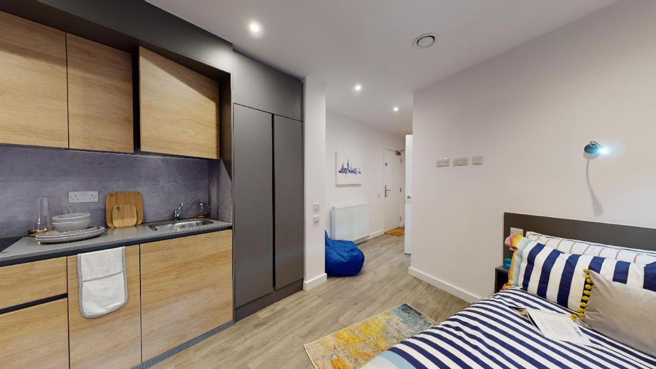 For Students Only Private Bedrooms With Shared Kitchen At Great Court In * London