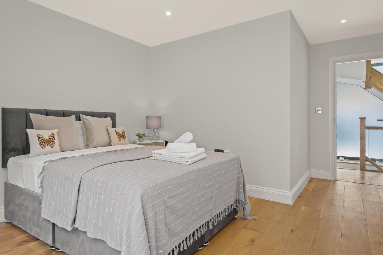 Mysquare Dalston Three Bed Apartment London