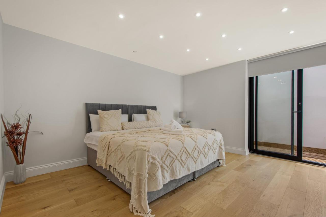 Apartment Mysquare Dalston Three Bed London