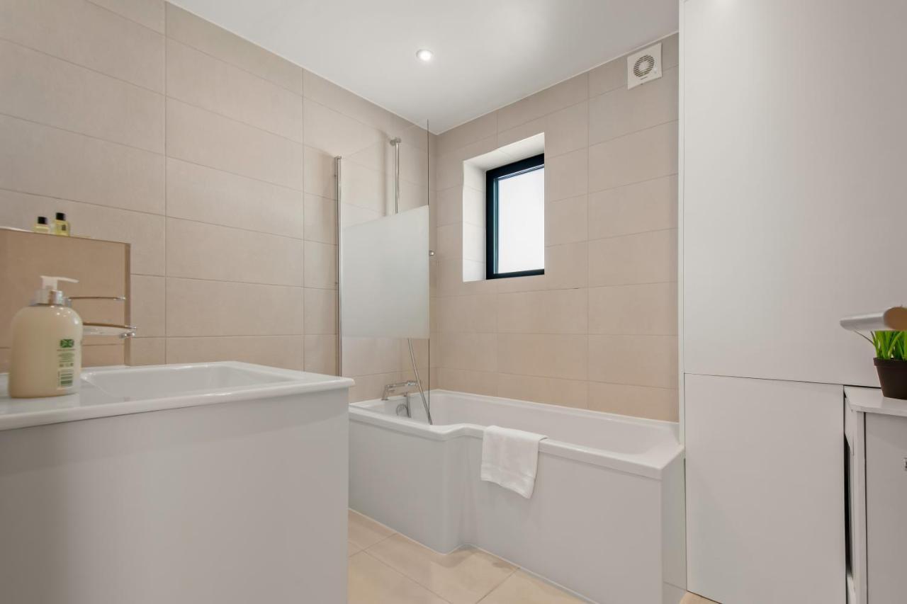 Apartment Mysquare Dalston Three Bed *