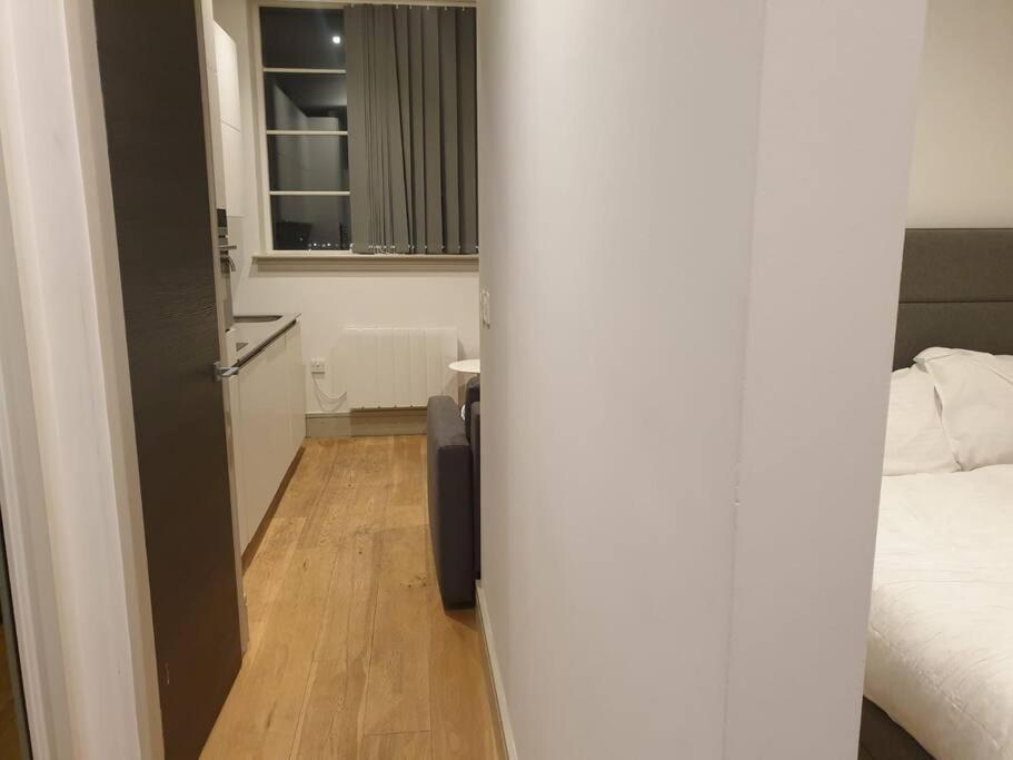 Appartement Long Stays 1bed Studio Serviced Netflix & Free Wifi Perfect For Solo And Coupled Guests Londen