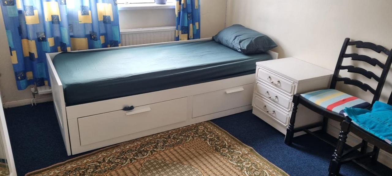 Apartamento Private In Shares Flat Near Heathrow Airport *