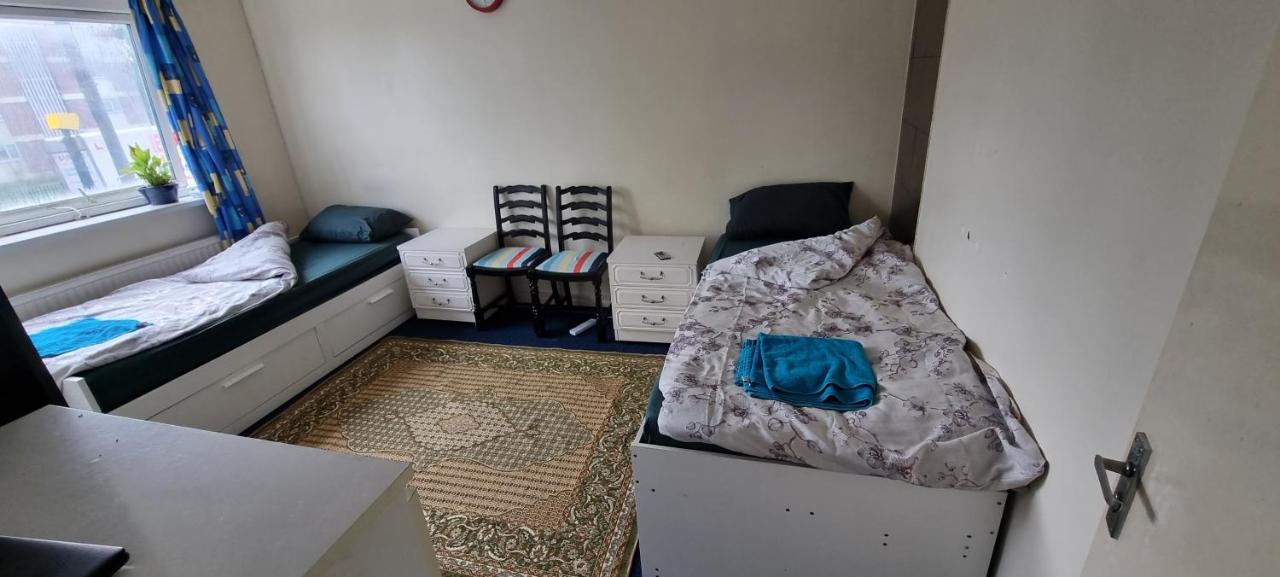 Private In Shares Flat Near Heathrow Airport Apartamento *