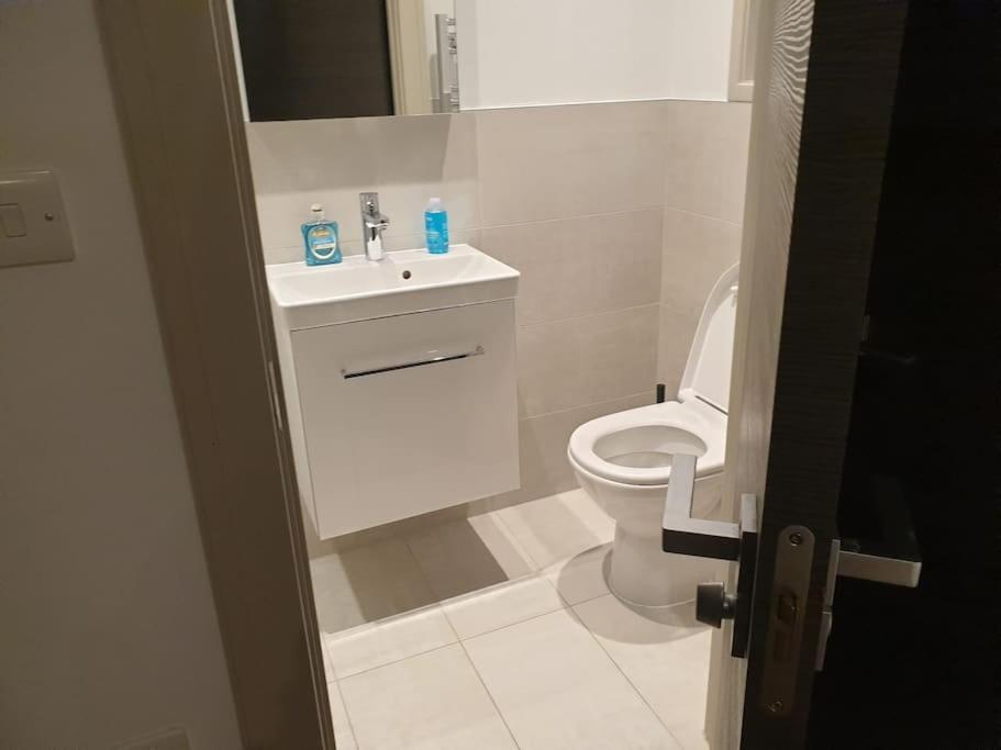 Long Stays 1bed Studio Serviced Netflix & Free Wifi Perfect For Solo And Coupled Guests Appartement
