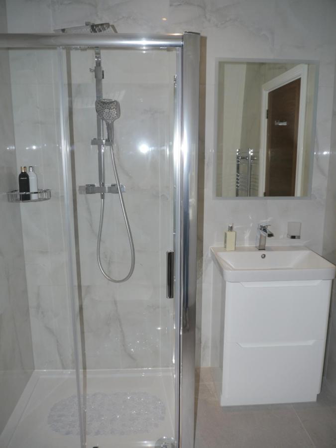 64 Avonmore Olympia Kensington Boutique *