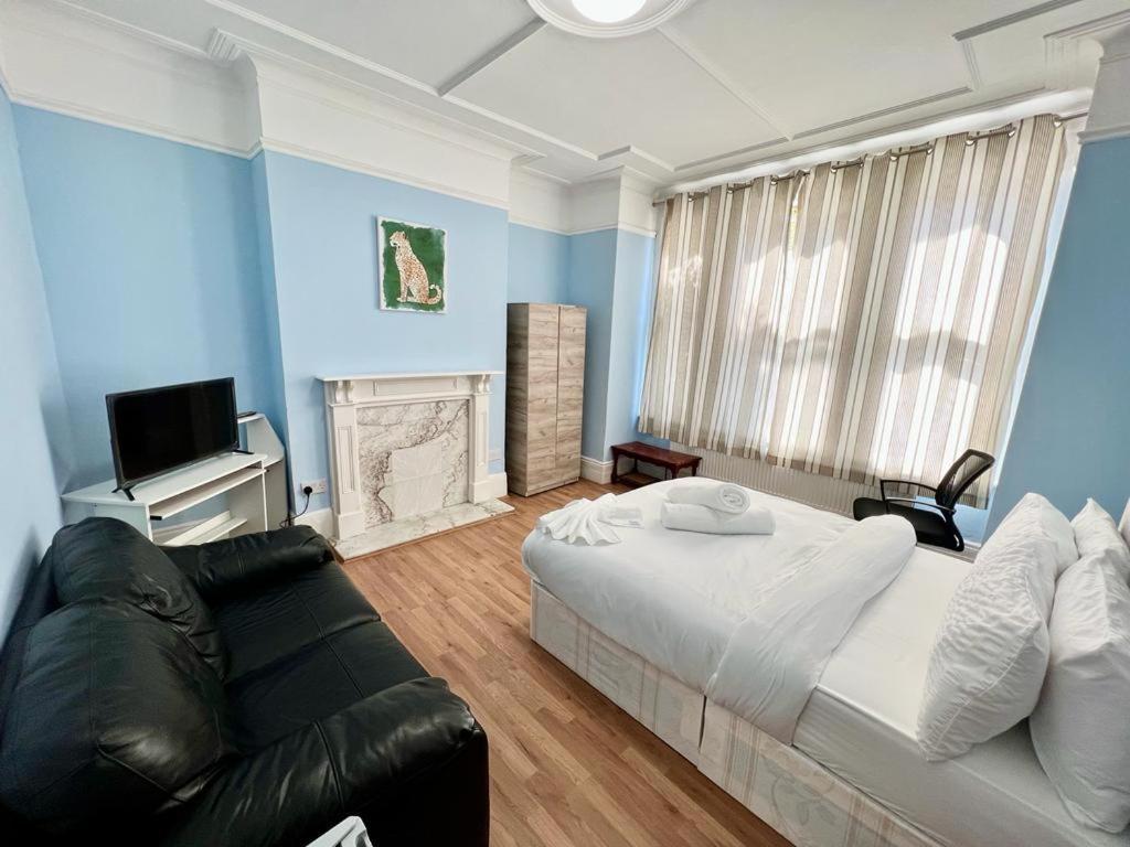 Spacious Double Bedroom! Homestay London