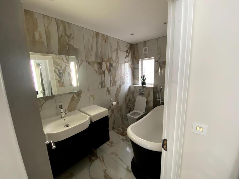 Golders Green Luxury Flat * Londen