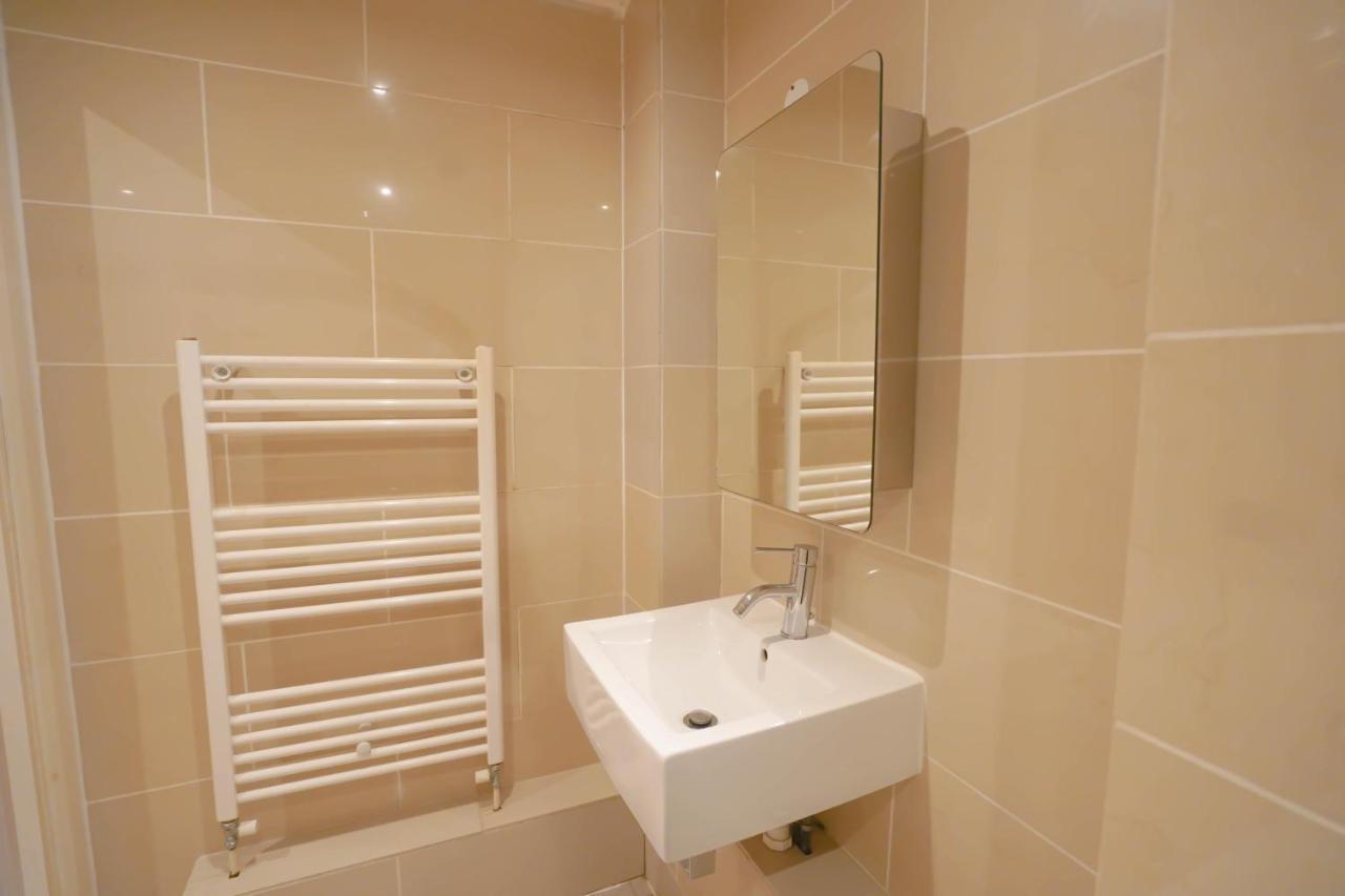 Lovely 2-bed In * London