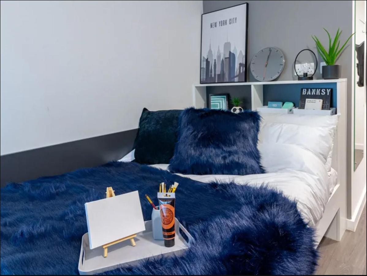 Modern Rooms In Wembley, Sk * Londen