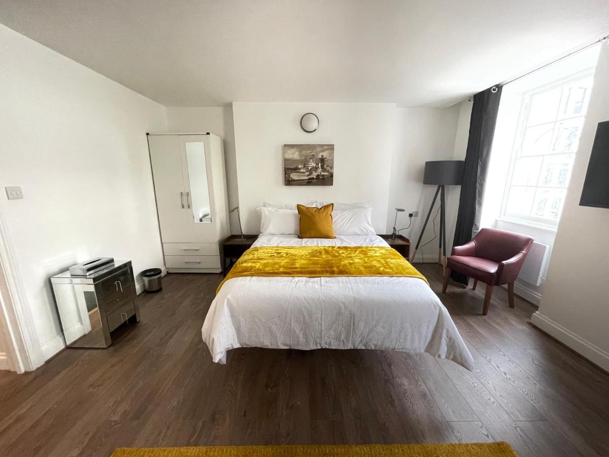 93 Charlotte Apartamento