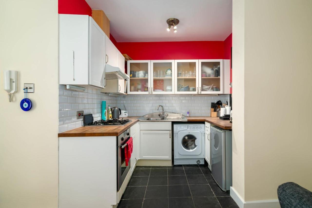 Guestready - Former Pub-turned-one Bedroom Flat London