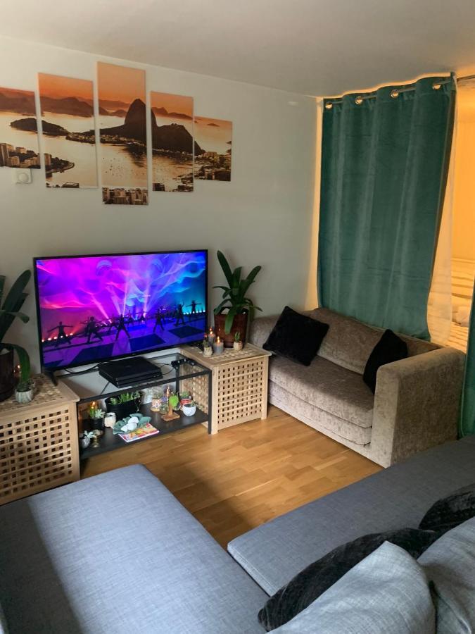 Garden Beautiful Cozy Flat , Recent Decorated. Appartement Londen