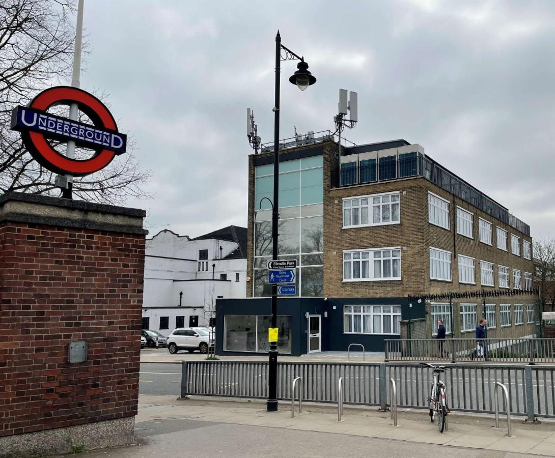 Western Northfields Ealing Hotel London