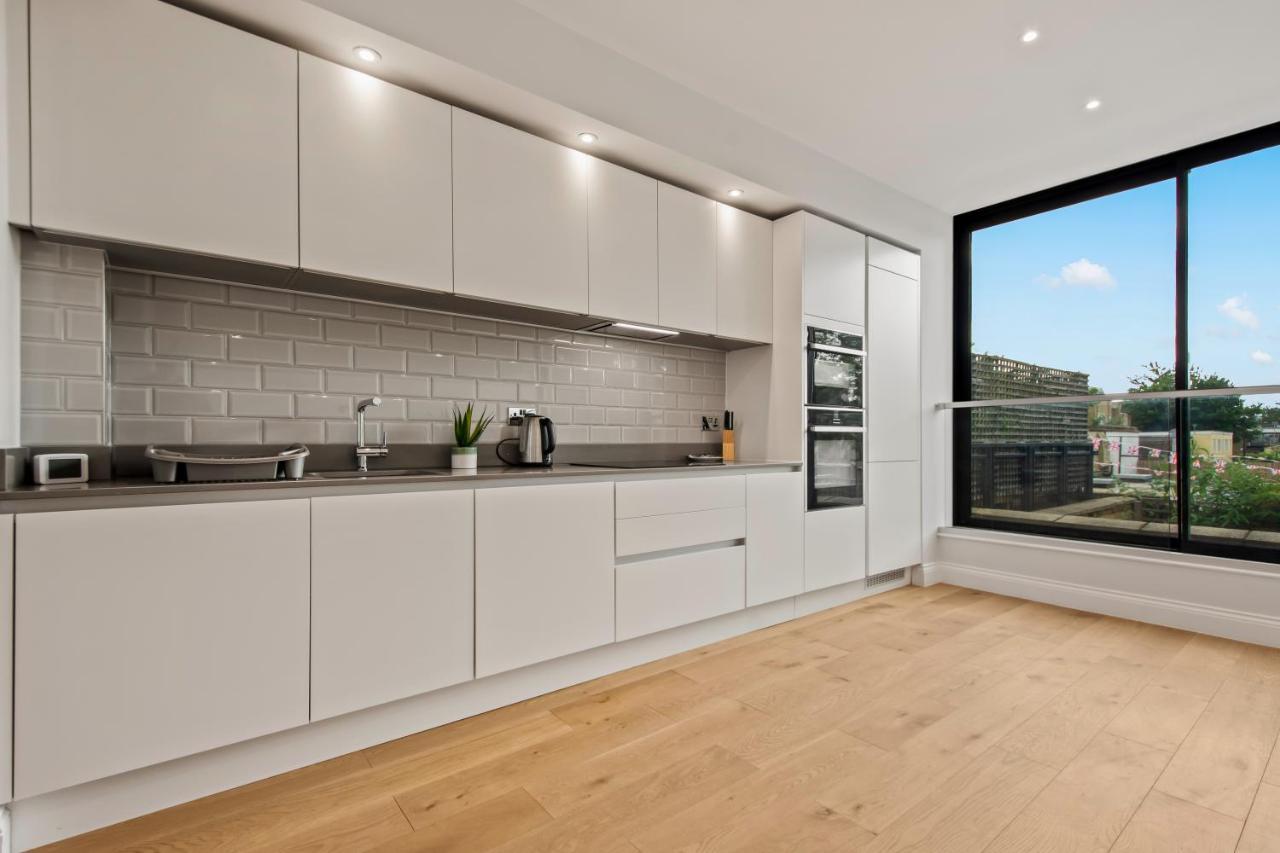 Apartment Mysquare Dalston Three Bed London