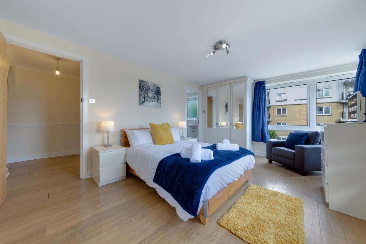 Flourish - Constant Court - Canary Wharf