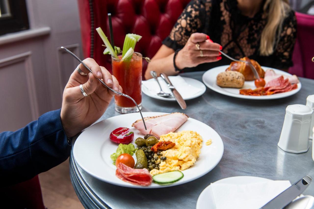 The Exhibitionist 5* Londen