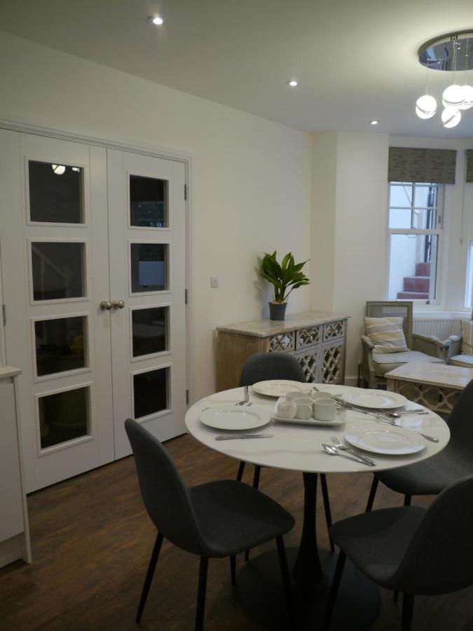 64 Avonmore Olympia Kensington Boutique *