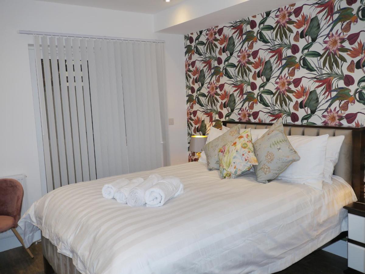 64 Avonmore Olympia Kensington Boutique